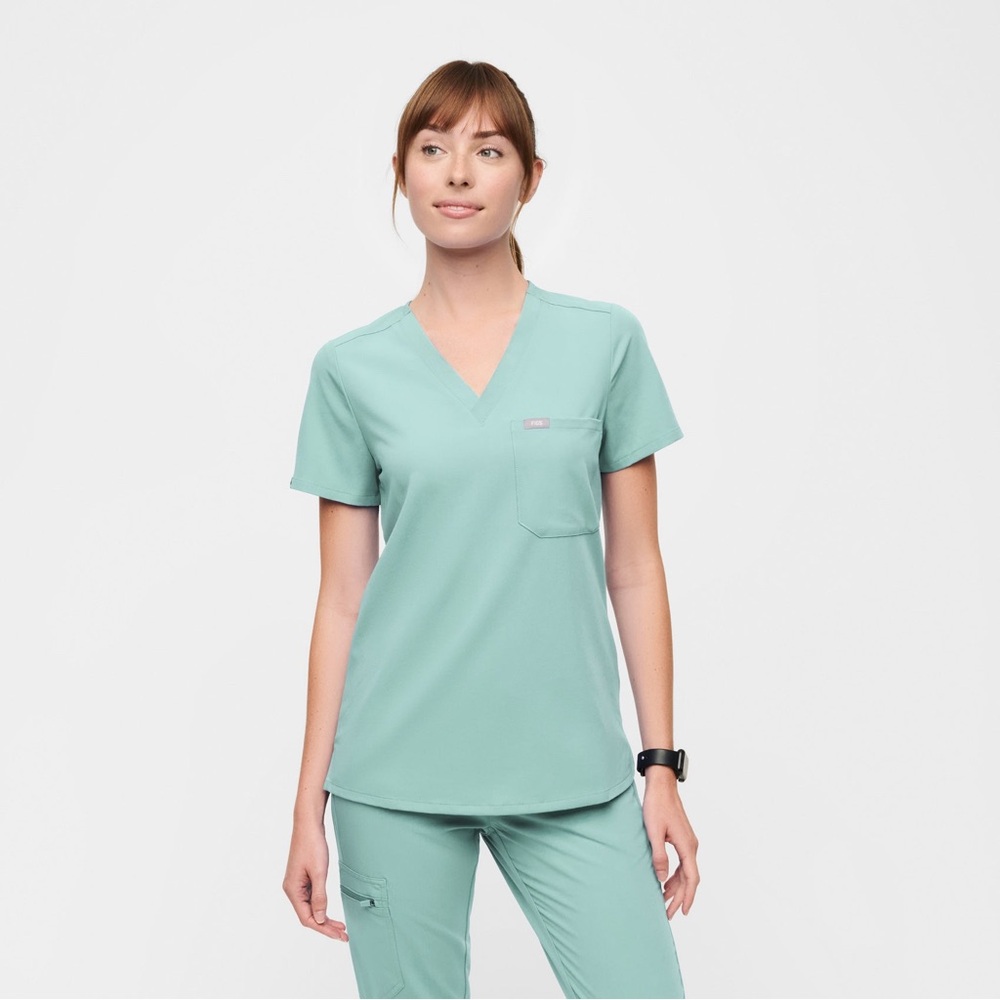 Figs Women’s Sea Glass Catarina - One-Pocket Scrub Top